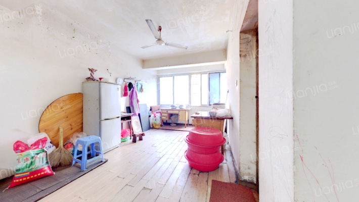 精典公寓小区二手房实景图