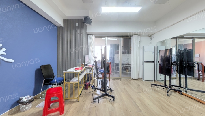 绿地欢乐颂二手房实景图