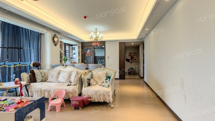 万科彩云湖二手房实景图