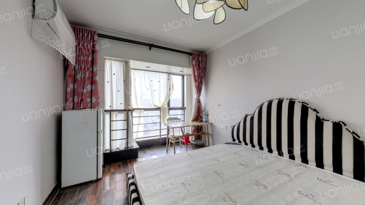 君临国际二手房实景图