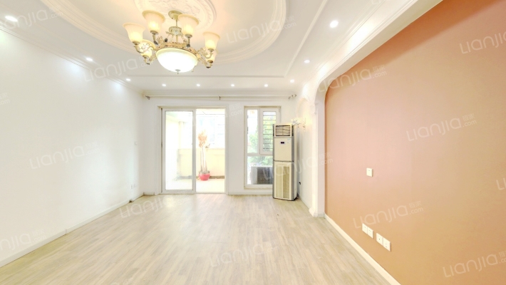 香逸中央二手房实景图