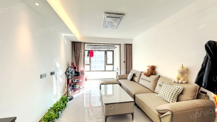 万科翡翠四季A区二手房实景图