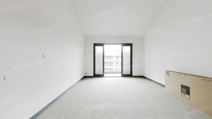 公园大道上东汇南区二组团二手房实景图