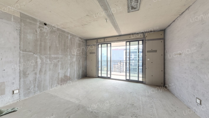 轨道中建麓江府二手房实景图