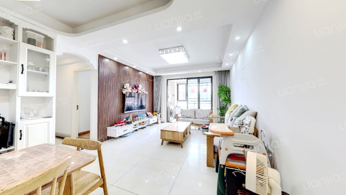 世茂东外滩二手房实景图