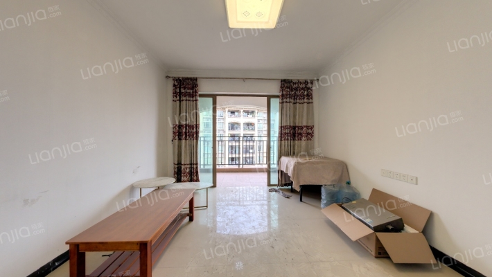 朗晴名门二手房实景图