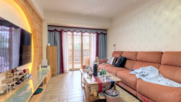 蓝润光华春天A区二手房实景图