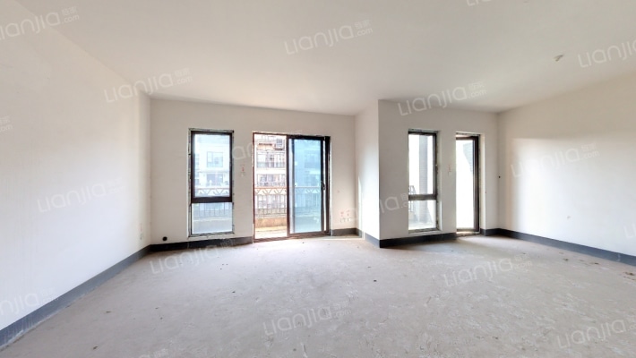 鸿府二手房实景图