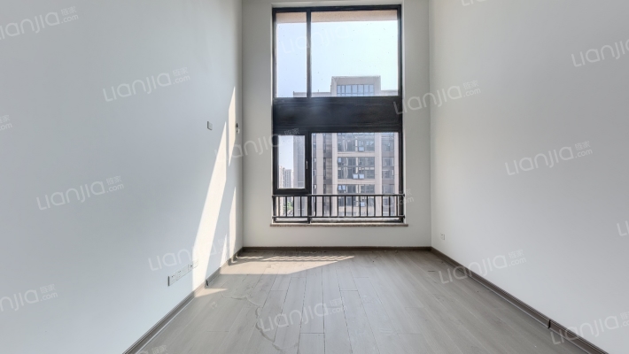 中骏六号街区二手房实景图