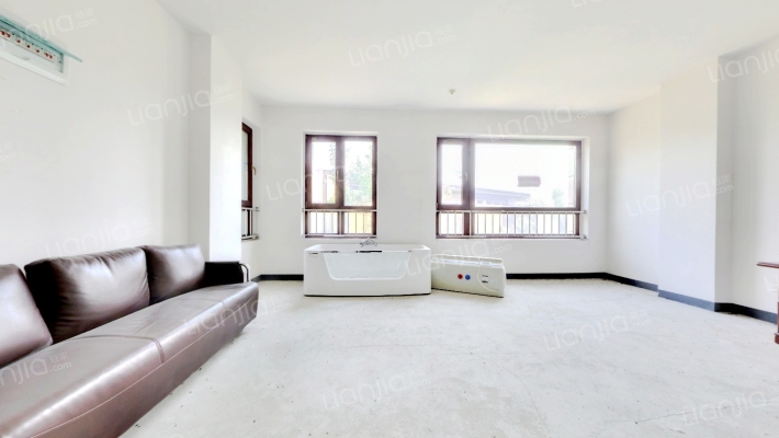 天成溪树庭院二手房实景图