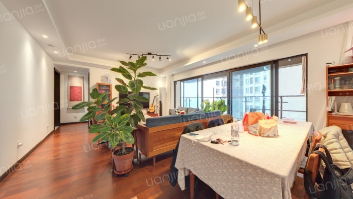 万科翡翠公园二手房实景图