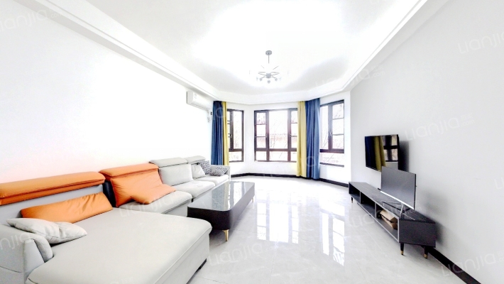 湖畔宽邸二手房实景图