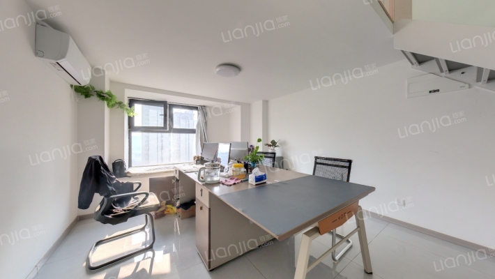 万科星空二手房实景图