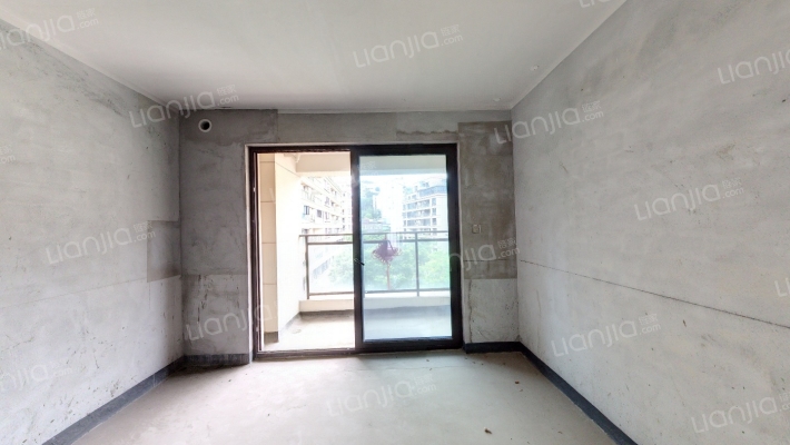 融信海月平湖二手房实景图