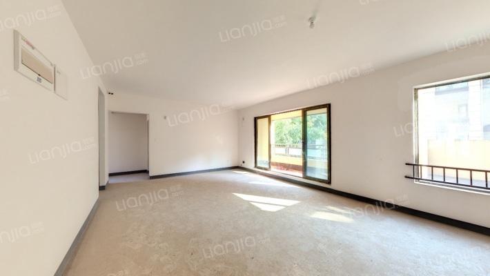 鹏润鹿山台二手房实景图