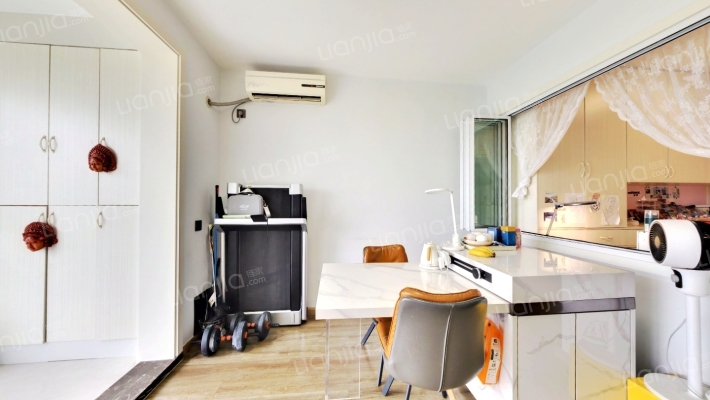 华亭新苑二手房实景图