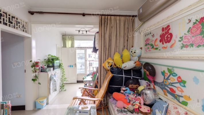 在水一方二手房实景图