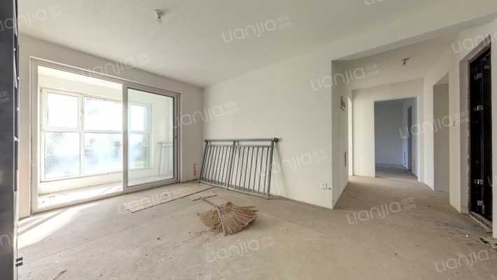 海信悦华里三期二手房实景图