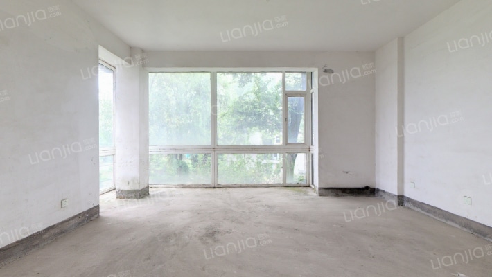 泓坊河畔二手房实景图