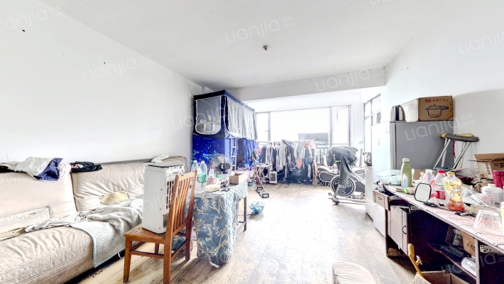 红馆二手房实景图