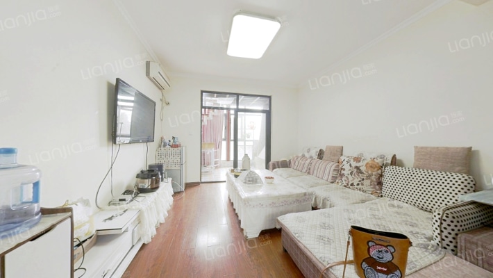 龙泊圣地二手房实景图