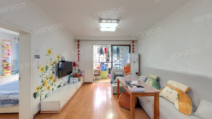 水映加州依云郡二手房实景图