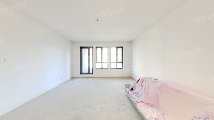 荣盛香缇澜山二手房实景图