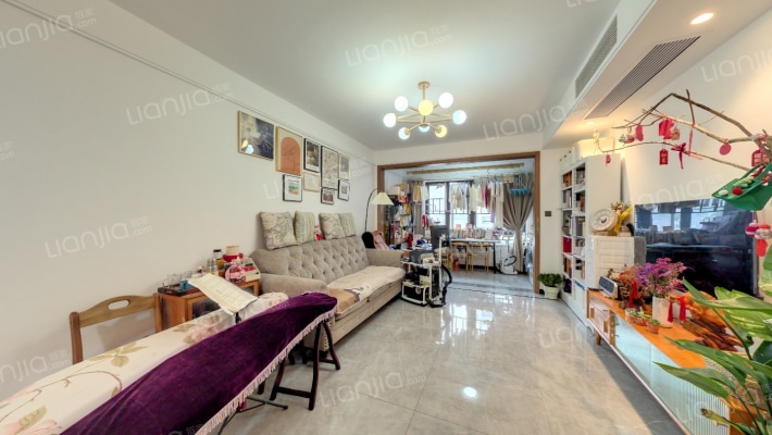 卓越江岸二手房实景图