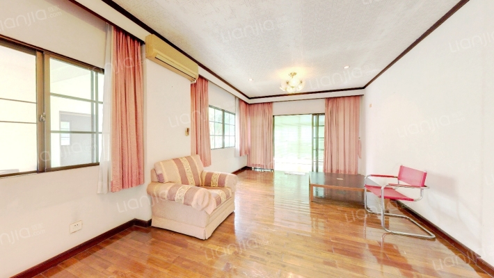 高尔夫山庄D区二手房实景图