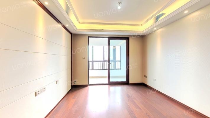 万科翡翠公园二手房实景图