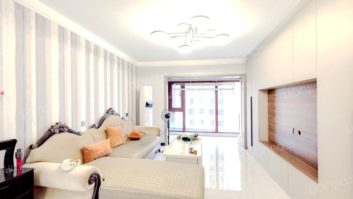 荣盛锦绣学府二手房实景图