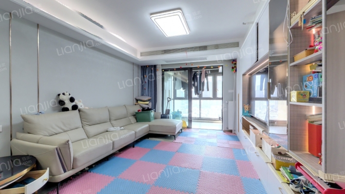 保利庭瑞阅江台沁园二手房实景图