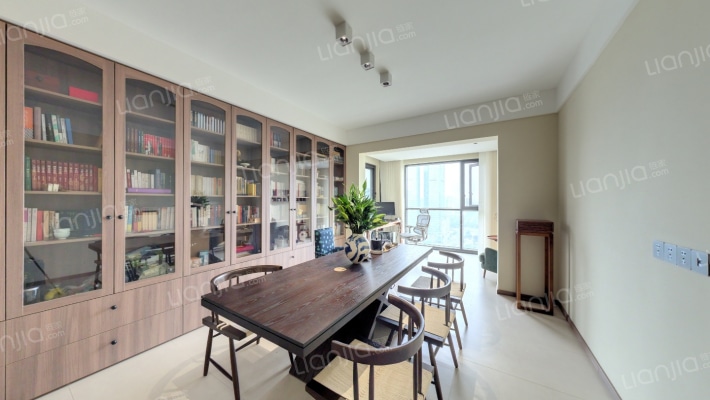 礼顿山1号二手房实景图