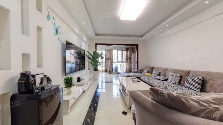 兰湾蒂钒尼二手房实景图