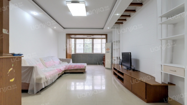 依水佳苑西区二手房实景图