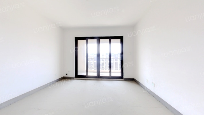 天铂二手房实景图