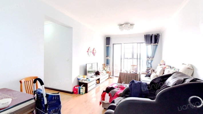 米兰春天三期二手房实景图