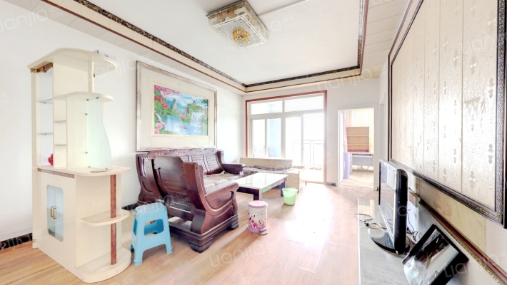 颜龙山水城二手房实景图
