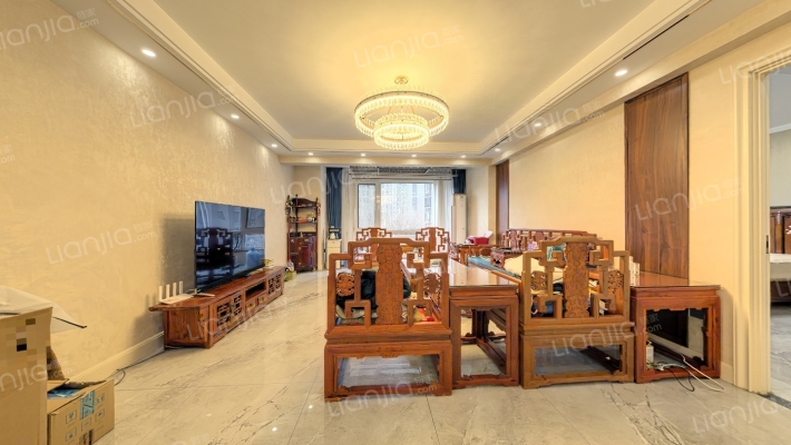 威尔夏大道二手房实景图