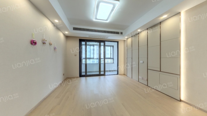 悦峰雅苑C区二手房实景图