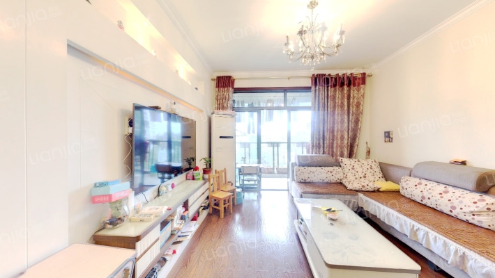 宝嘉江枫美岸小区二手房实景图