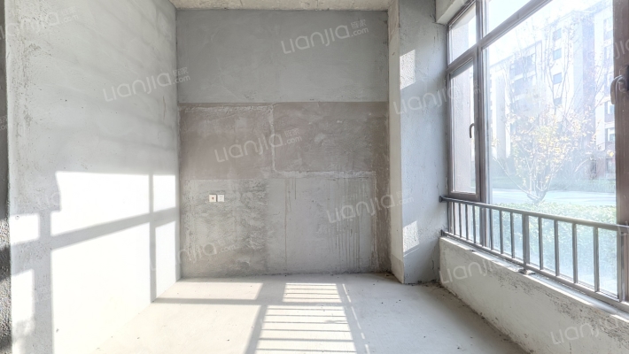 中建玖樾府二手房实景图