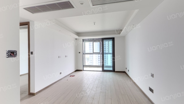 世茂璀璨睿湾二手房实景图