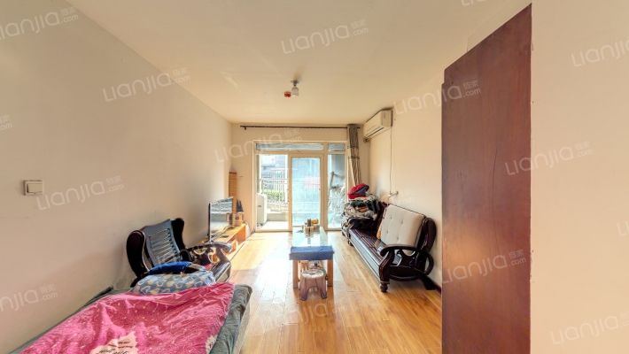 颐馨湿地壹号二手房实景图