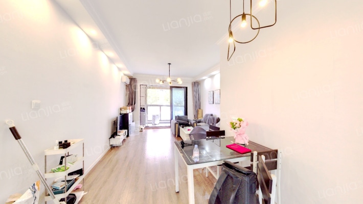 宝旭观邸二手房实景图