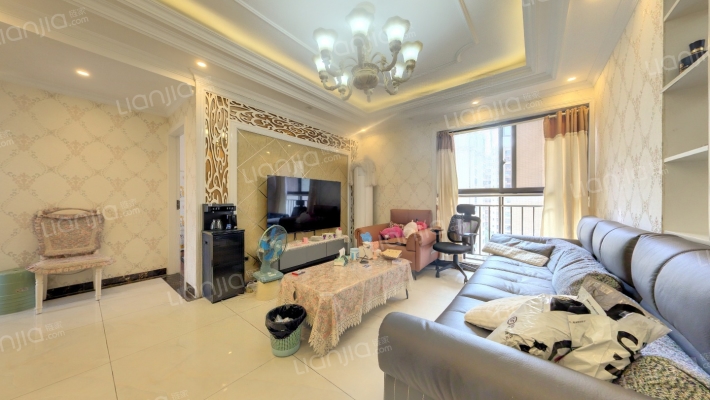 蓝润华府春天二手房实景图