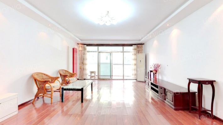 名仕花园二手房实景图