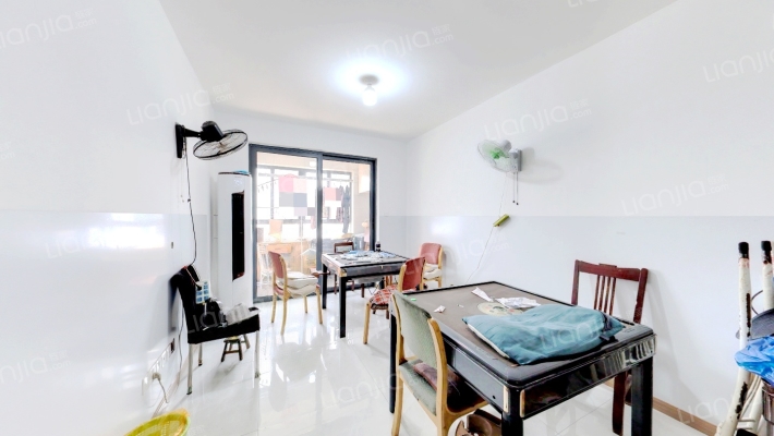 贾瑶华府二手房实景图