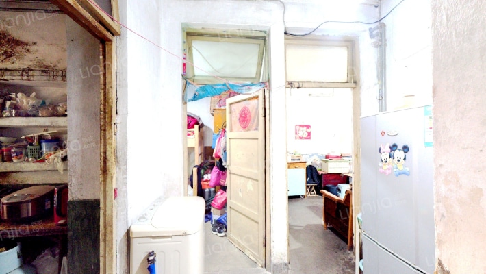 百货站宿舍二手房实景图