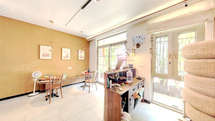 信义里社区二手房实景图